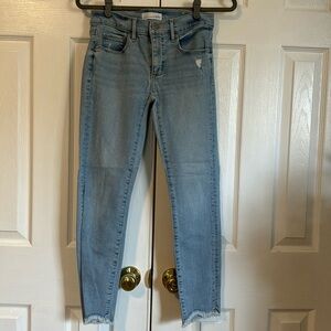 loft size 00 modern skinny crop Jean with fraying at edges